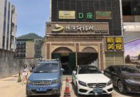 保利座二楼步行街,与海岸大厦,天利,中洲连成一公里